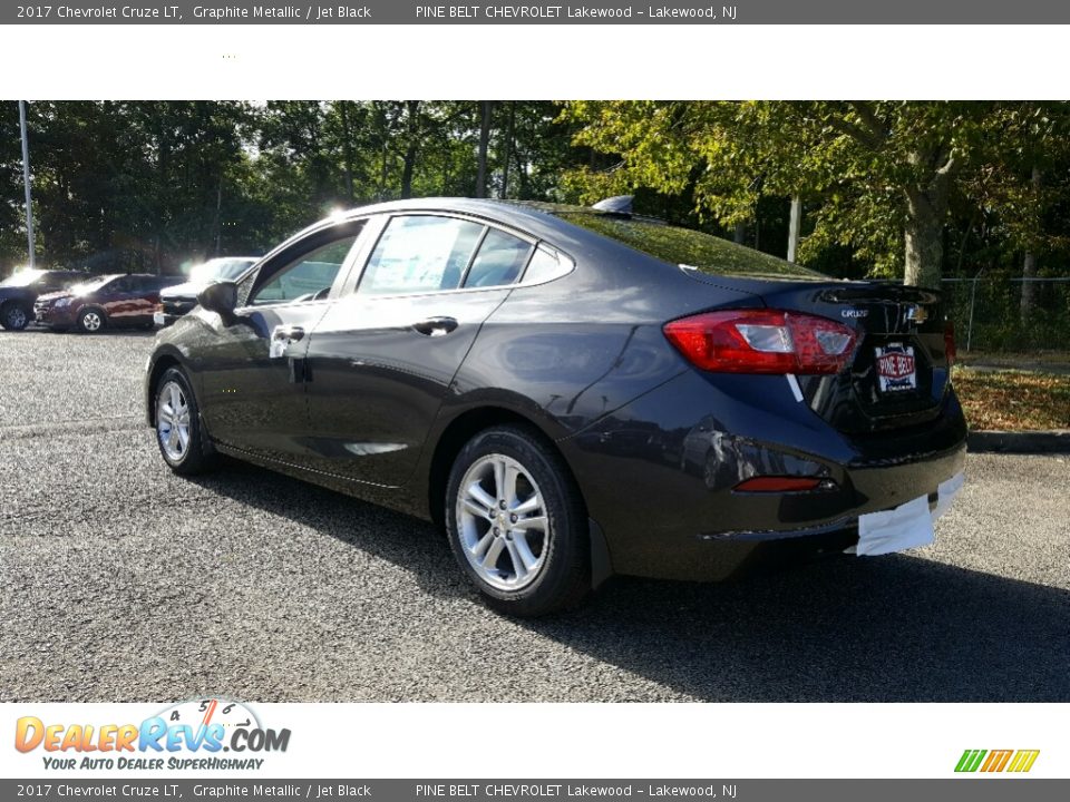 2017 Chevrolet Cruze LT Graphite Metallic / Jet Black Photo #4