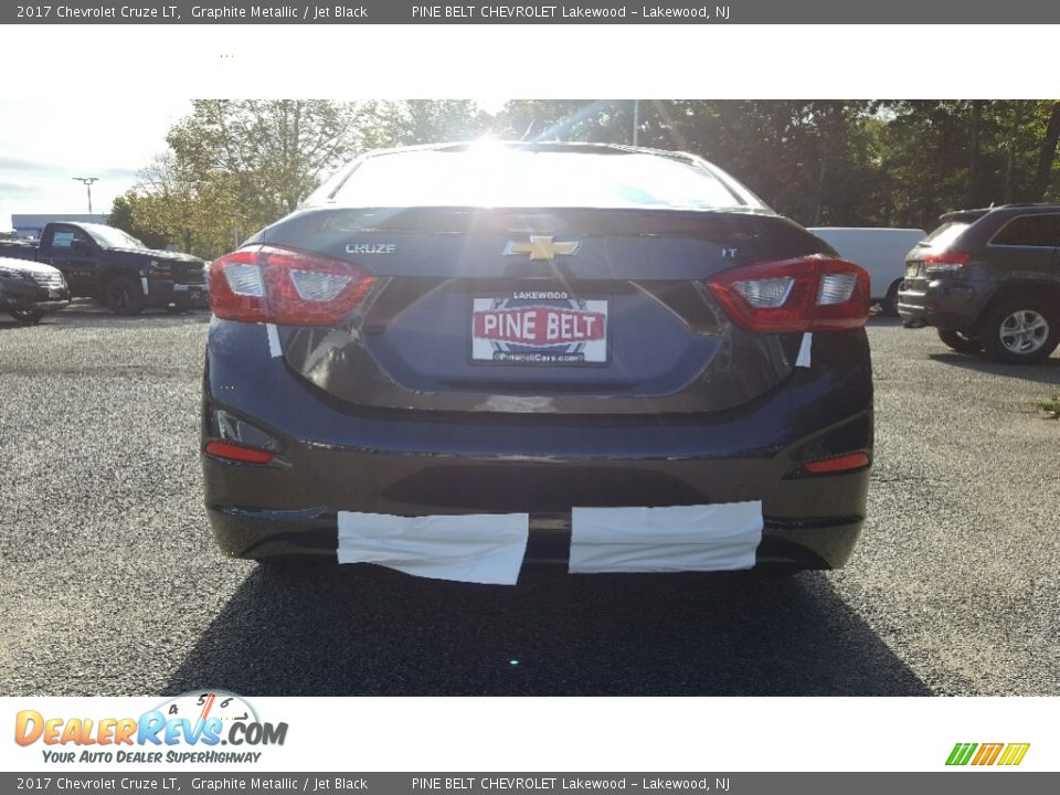 2017 Chevrolet Cruze LT Graphite Metallic / Jet Black Photo #5