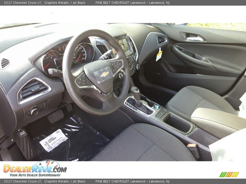 2017 Chevrolet Cruze LT Graphite Metallic / Jet Black Photo #9
