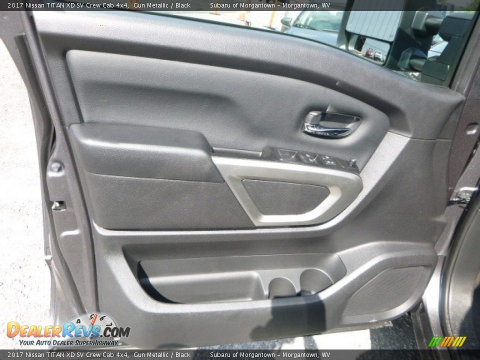 Door Panel of 2017 Nissan TITAN XD SV Crew Cab 4x4 Photo #14