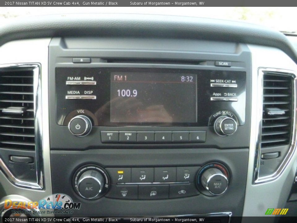 2017 Nissan TITAN XD SV Crew Cab 4x4 Gun Metallic / Black Photo #16