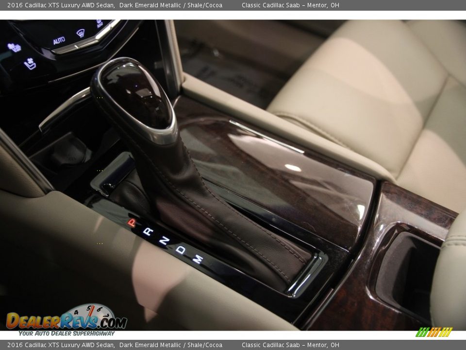 2016 Cadillac XTS Luxury AWD Sedan Dark Emerald Metallic / Shale/Cocoa Photo #12