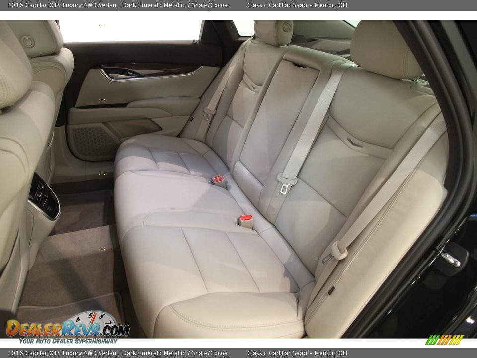 2016 Cadillac XTS Luxury AWD Sedan Dark Emerald Metallic / Shale/Cocoa Photo #16