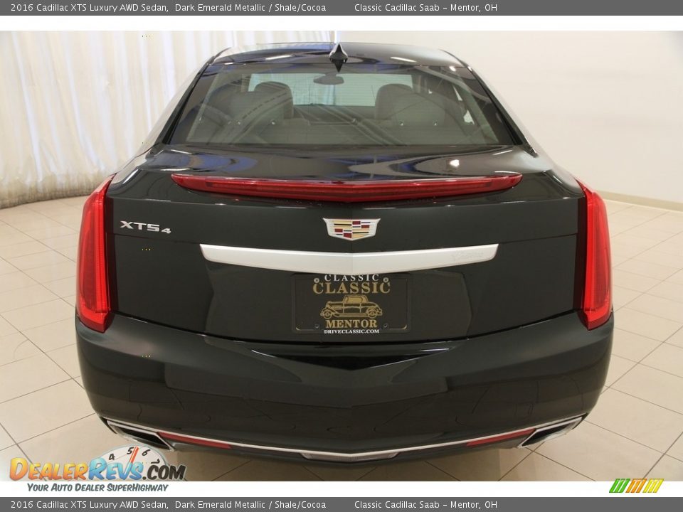 2016 Cadillac XTS Luxury AWD Sedan Dark Emerald Metallic / Shale/Cocoa Photo #17
