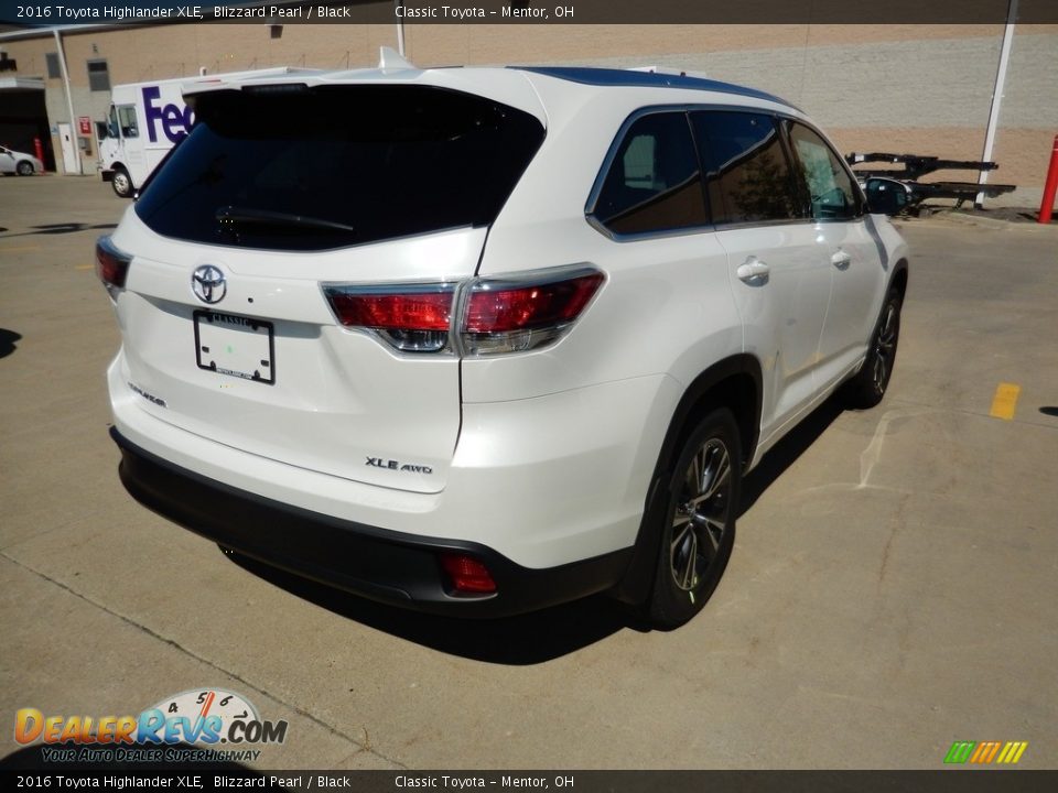 2016 Toyota Highlander XLE Blizzard Pearl / Black Photo #2