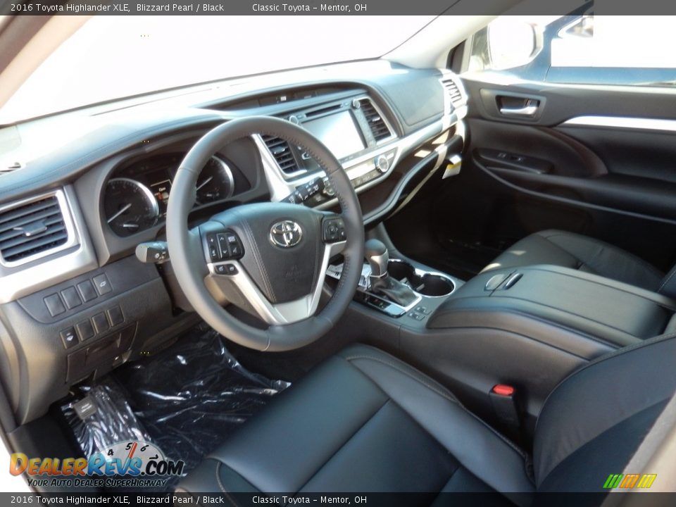 2016 Toyota Highlander XLE Blizzard Pearl / Black Photo #3