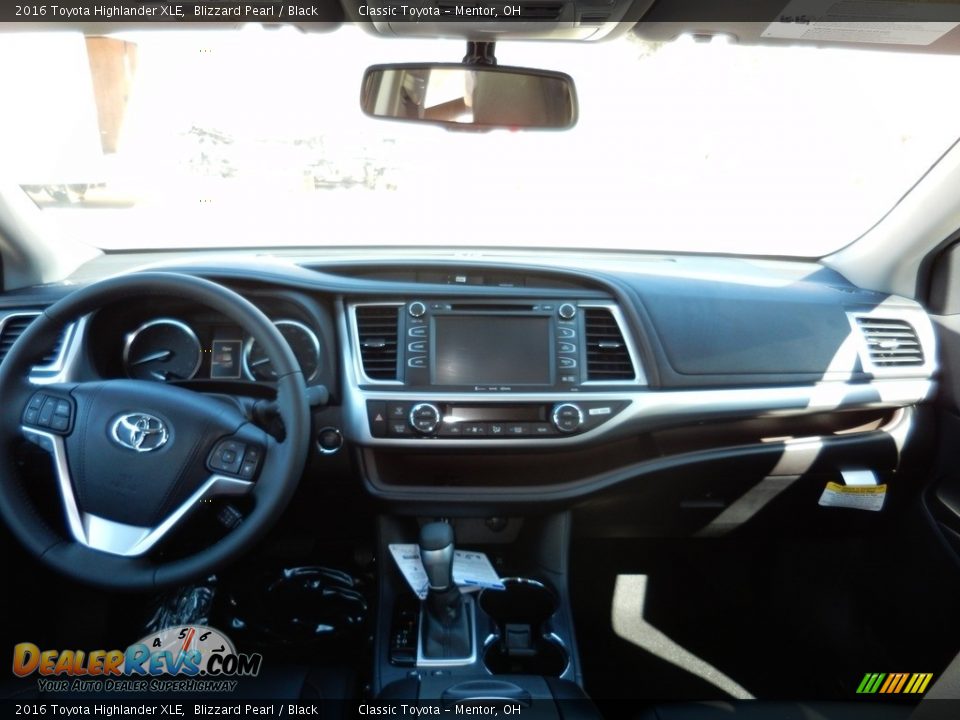 2016 Toyota Highlander XLE Blizzard Pearl / Black Photo #4