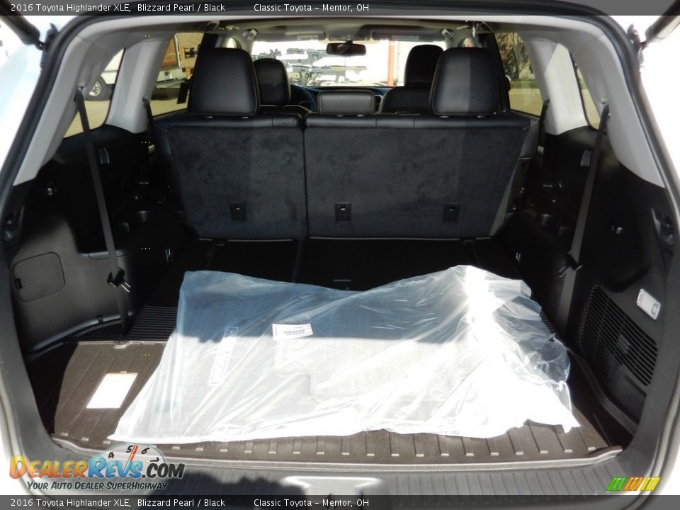 2016 Toyota Highlander XLE Blizzard Pearl / Black Photo #7