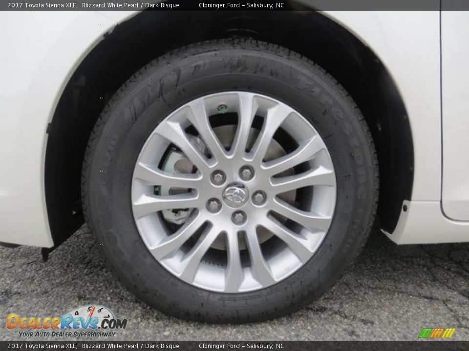 2017 Toyota Sienna XLE Wheel Photo #4
