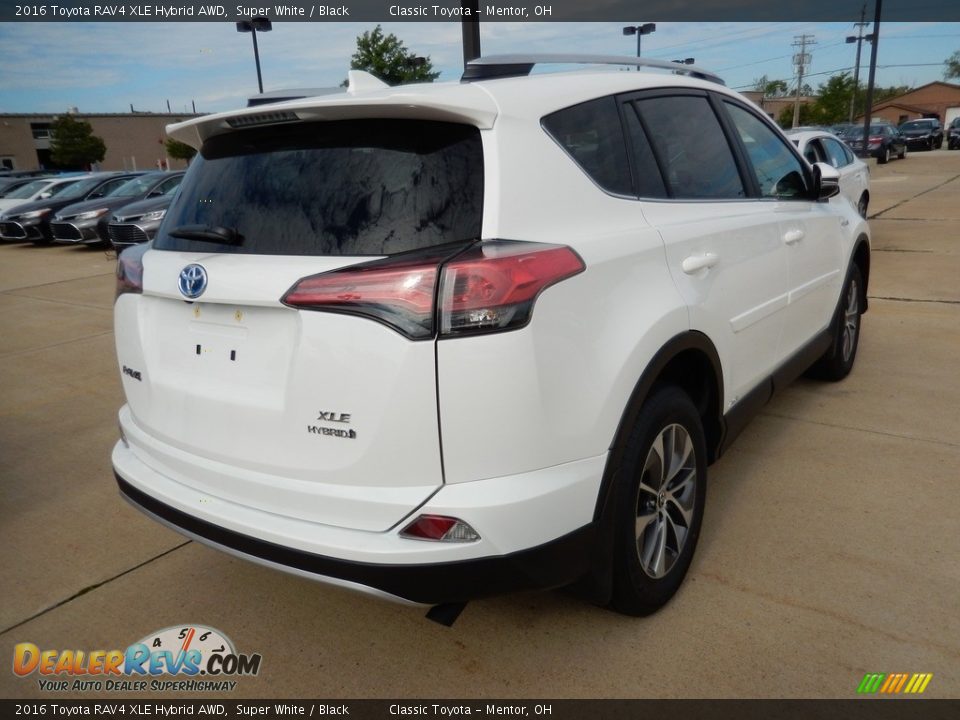 2016 Toyota RAV4 XLE Hybrid AWD Super White / Black Photo #2