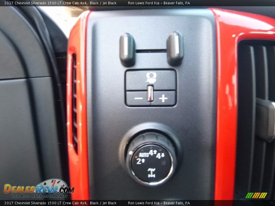 2017 Chevrolet Silverado 1500 LT Crew Cab 4x4 Black / Jet Black Photo #14