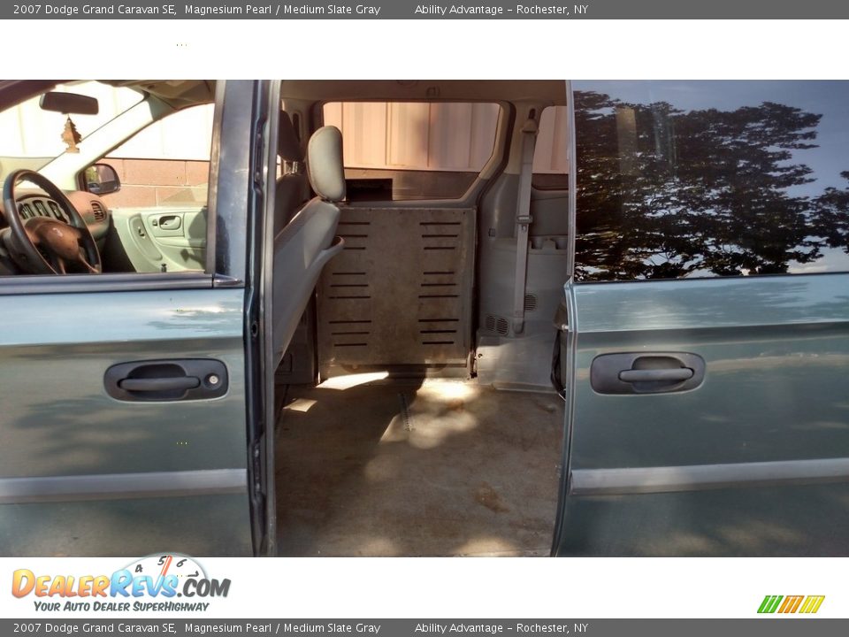 2007 Dodge Grand Caravan SE Magnesium Pearl / Medium Slate Gray Photo #12
