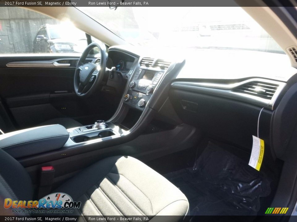 2017 Ford Fusion SE Magnetic / Ebony Photo #2
