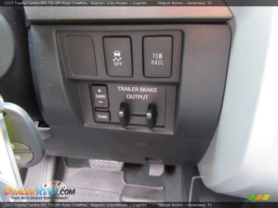 2017 Toyota Tundra SR5 TSS Off-Road CrewMax Magnetic Gray Metallic / Graphite Photo #30