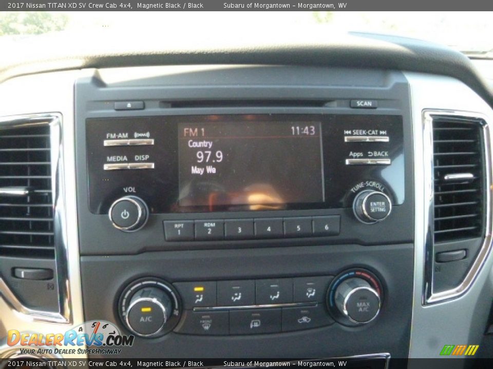 2017 Nissan TITAN XD SV Crew Cab 4x4 Magnetic Black / Black Photo #18