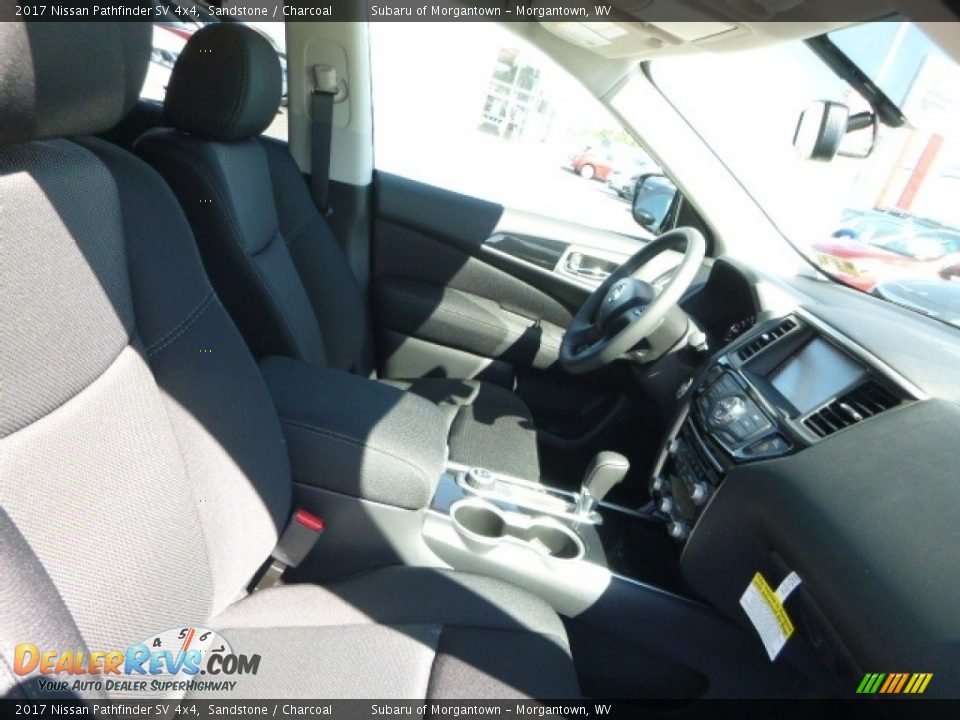 2017 Nissan Pathfinder SV 4x4 Sandstone / Charcoal Photo #4