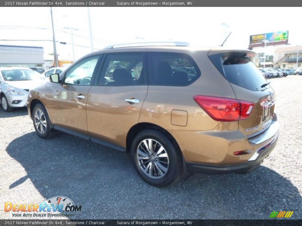 2017 Nissan Pathfinder SV 4x4 Sandstone / Charcoal Photo #9