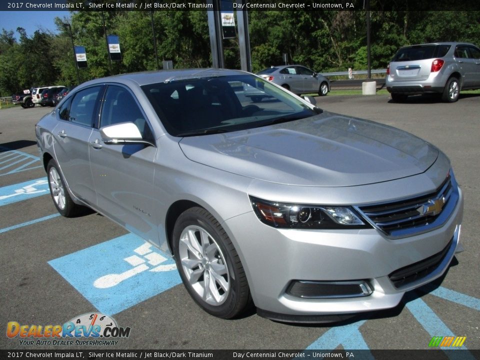 Front 3/4 View of 2017 Chevrolet Impala LT Photo #8