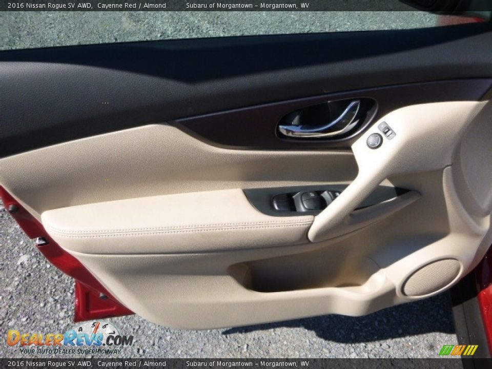 2016 Nissan Rogue SV AWD Cayenne Red / Almond Photo #14