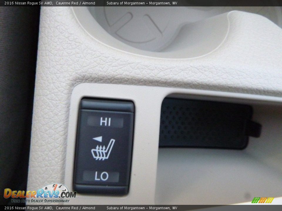 2016 Nissan Rogue SV AWD Cayenne Red / Almond Photo #16
