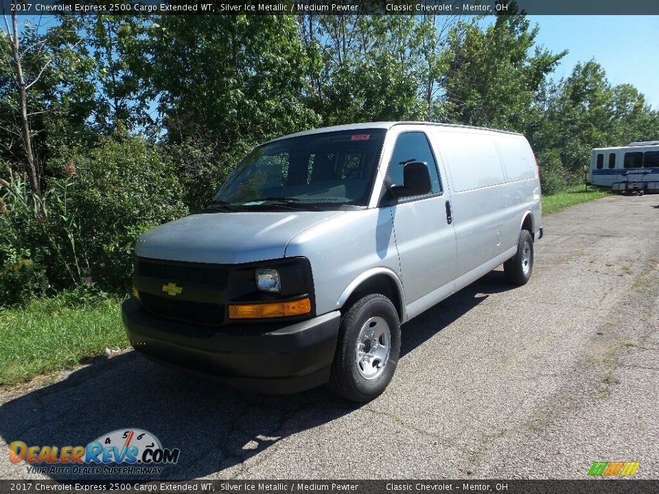 Front 3/4 View of 2017 Chevrolet Express 2500 Cargo Extended WT Photo #1