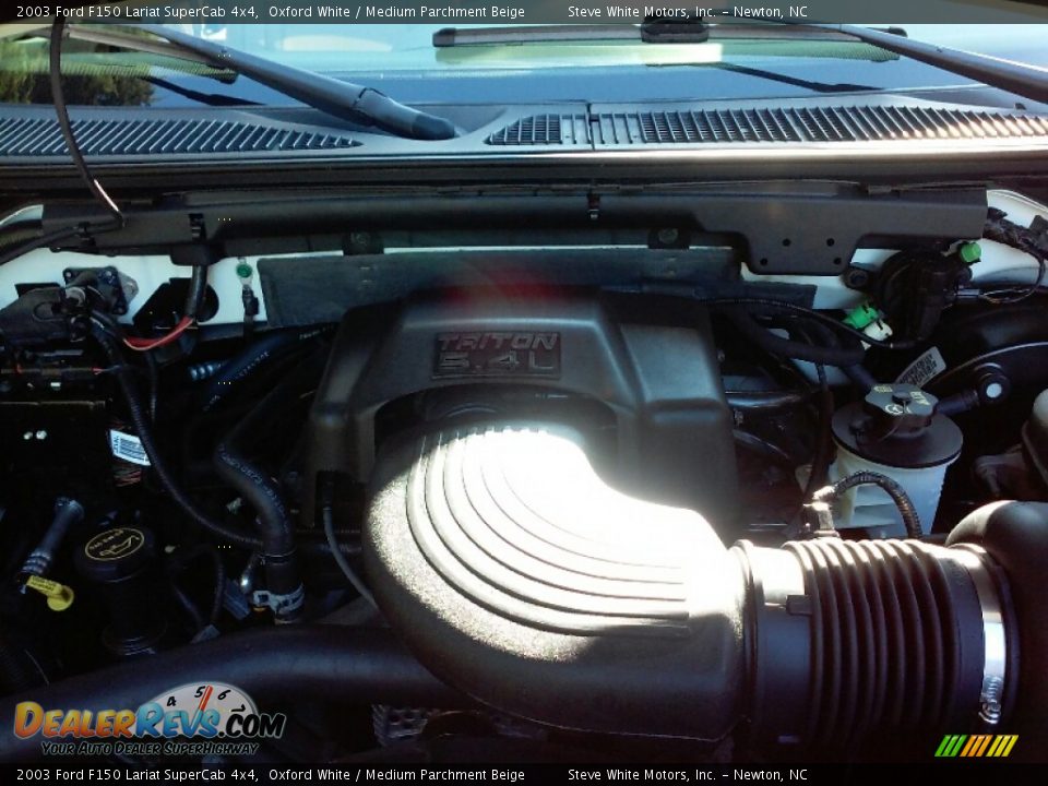 2003 Ford F150 Lariat SuperCab 4x4 Oxford White / Medium Parchment Beige Photo #22