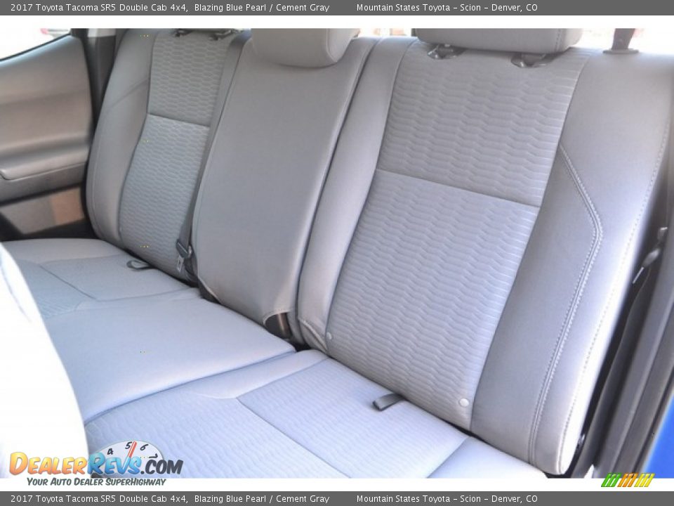 2017 Toyota Tacoma SR5 Double Cab 4x4 Blazing Blue Pearl / Cement Gray Photo #7