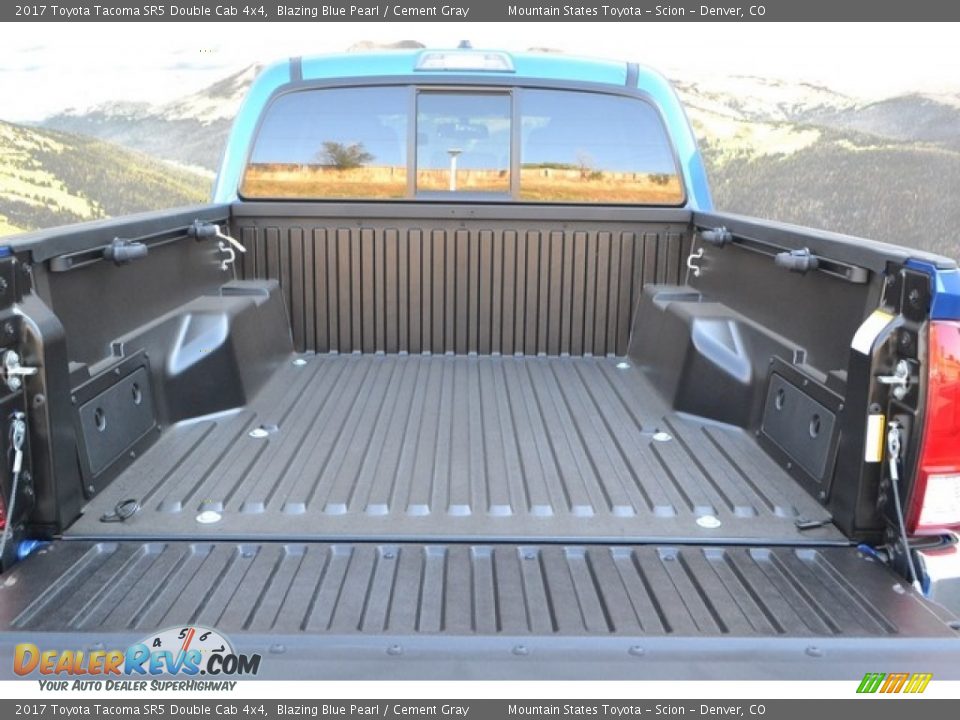 2017 Toyota Tacoma SR5 Double Cab 4x4 Blazing Blue Pearl / Cement Gray Photo #8