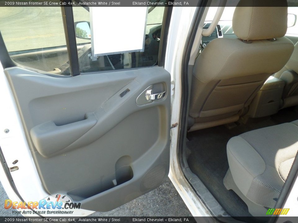 2009 Nissan Frontier SE Crew Cab 4x4 Avalanche White / Steel Photo #25