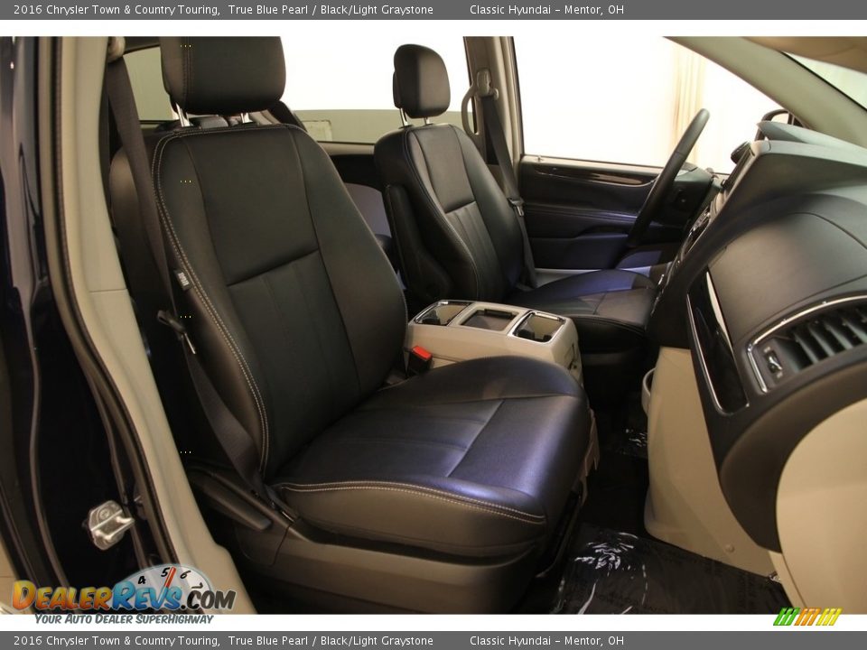 2016 Chrysler Town & Country Touring True Blue Pearl / Black/Light Graystone Photo #12