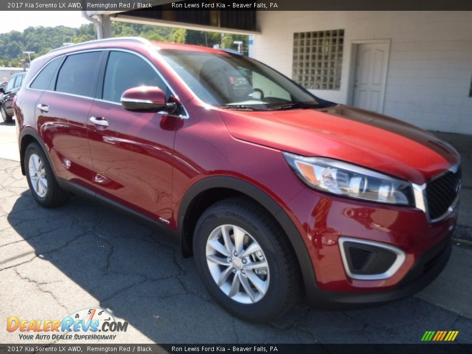 Front 3/4 View of 2017 Kia Sorento LX AWD Photo #9