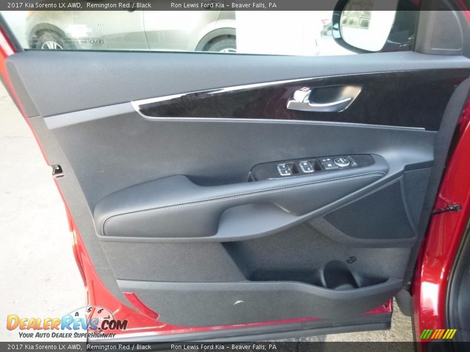 Door Panel of 2017 Kia Sorento LX AWD Photo #14