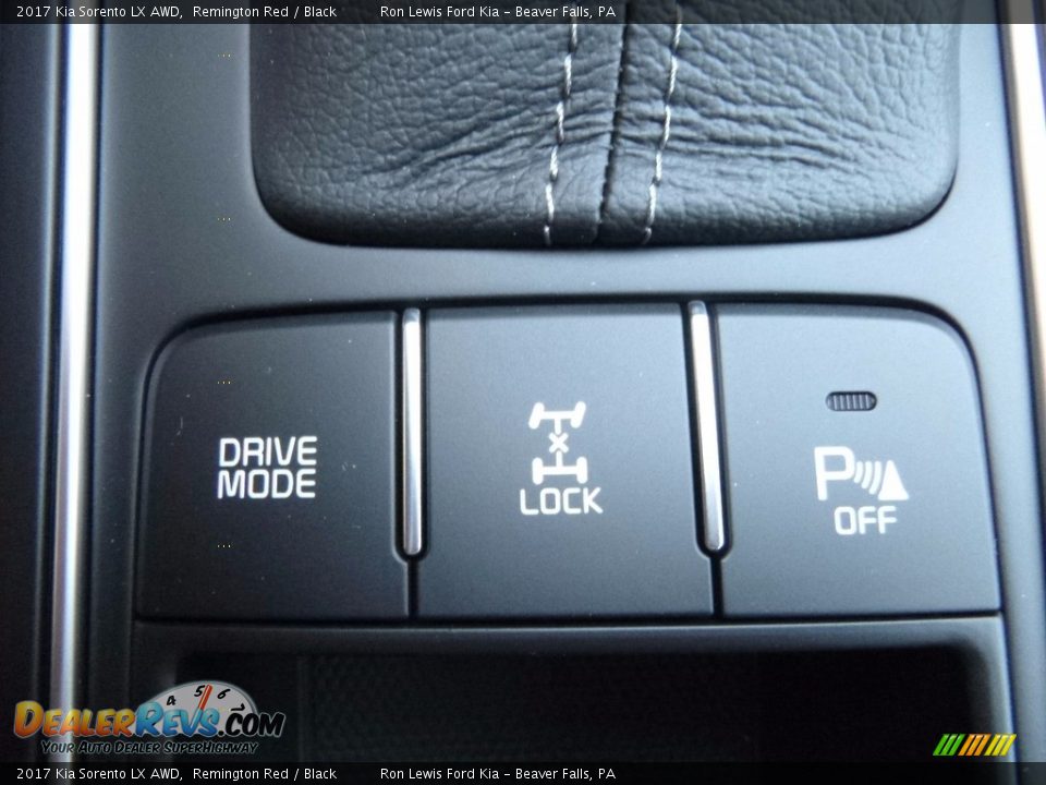 Controls of 2017 Kia Sorento LX AWD Photo #17