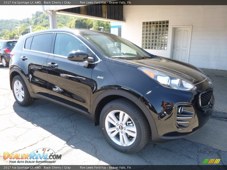 Front 3/4 View of 2017 Kia Sportage LX AWD Photo #9