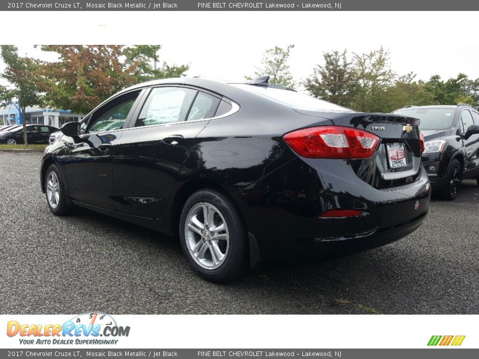 2017 Chevrolet Cruze LT Mosaic Black Metallic / Jet Black Photo #4