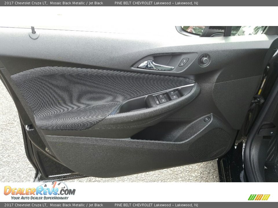 2017 Chevrolet Cruze LT Mosaic Black Metallic / Jet Black Photo #6