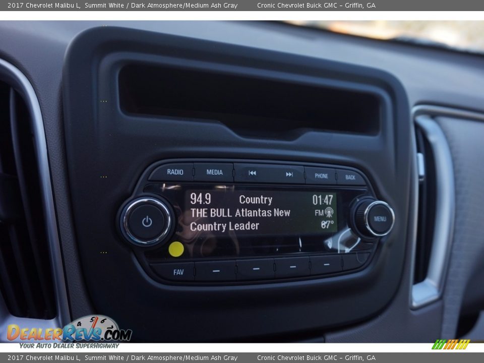 Controls of 2017 Chevrolet Malibu L Photo #15