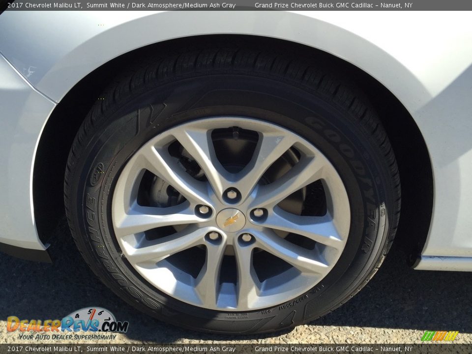 2017 Chevrolet Malibu LT Wheel Photo #10