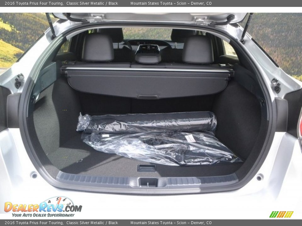 2016 Toyota Prius Four Touring Classic Silver Metallic / Black Photo #8