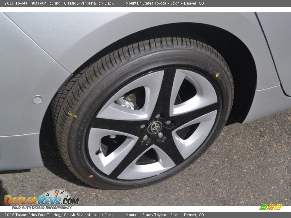 2016 Toyota Prius Four Touring Classic Silver Metallic / Black Photo #9