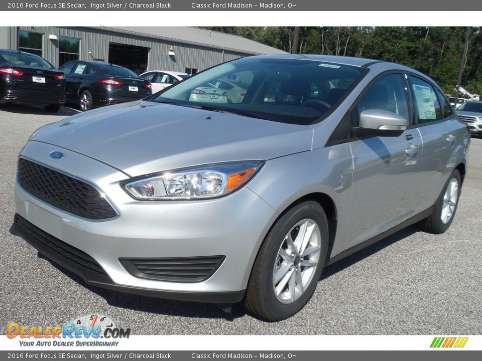 2016 Ford Focus SE Sedan Ingot Silver / Charcoal Black Photo #1