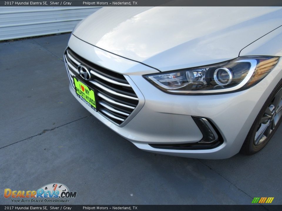 2017 Hyundai Elantra SE Silver / Gray Photo #10