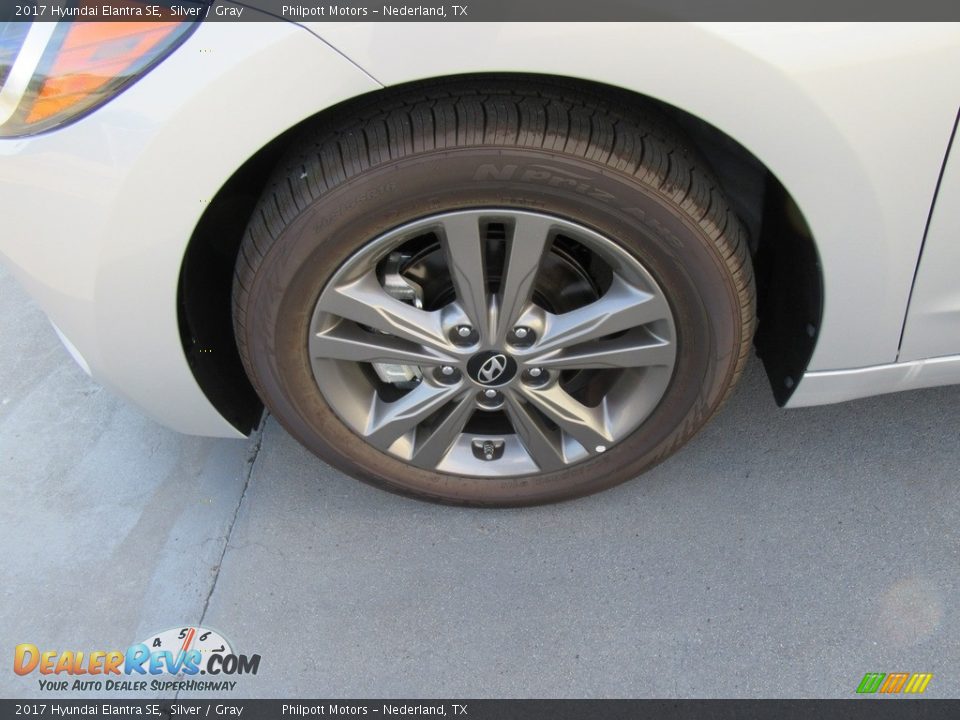 2017 Hyundai Elantra SE Silver / Gray Photo #11