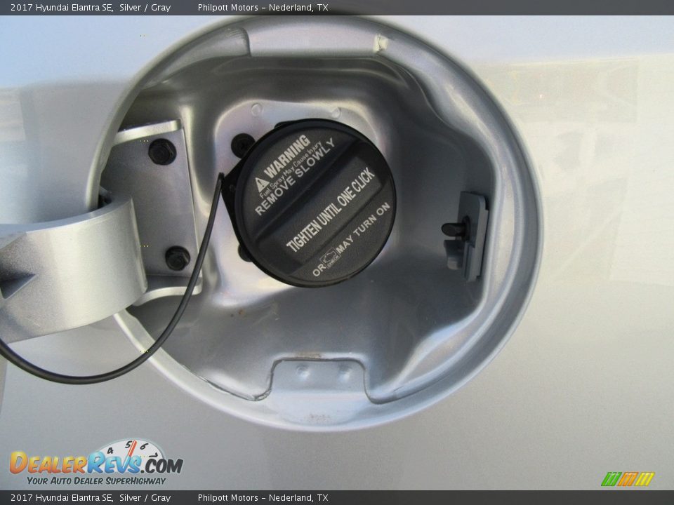 2017 Hyundai Elantra SE Silver / Gray Photo #13