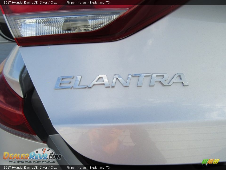 2017 Hyundai Elantra SE Silver / Gray Photo #14
