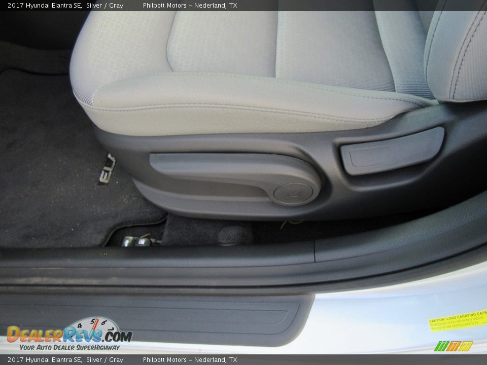 2017 Hyundai Elantra SE Silver / Gray Photo #22