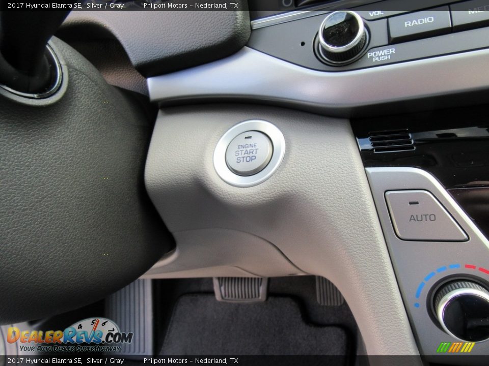 2017 Hyundai Elantra SE Silver / Gray Photo #29