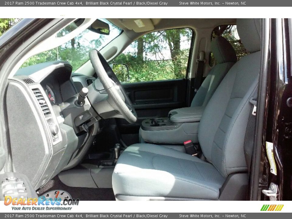 2017 Ram 2500 Tradesman Crew Cab 4x4 Brilliant Black Crystal Pearl / Black/Diesel Gray Photo #9