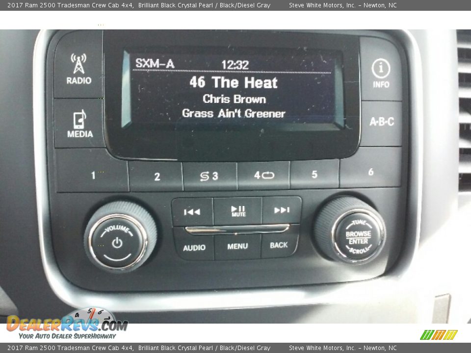 2017 Ram 2500 Tradesman Crew Cab 4x4 Brilliant Black Crystal Pearl / Black/Diesel Gray Photo #20