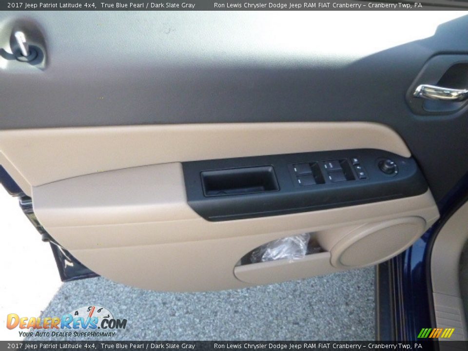 2017 Jeep Patriot Latitude 4x4 True Blue Pearl / Dark Slate Gray Photo #15